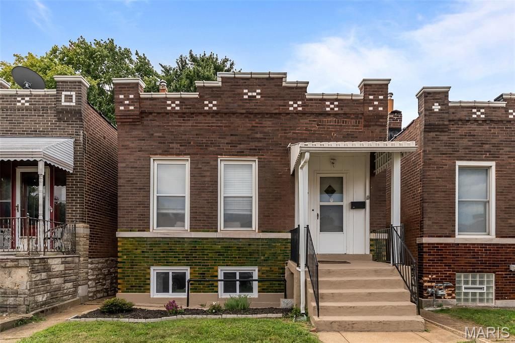 5918 Southwest Avenue, St Louis, MO 63139