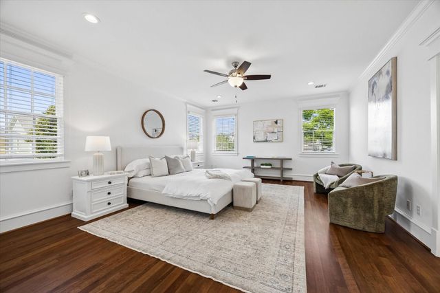 705 W 9th Street, Houston, TX 77007