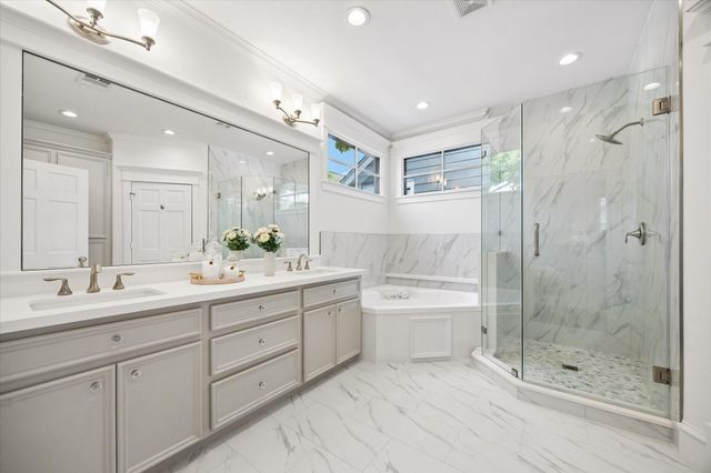 705 W 9th Street, Houston, TX 77007