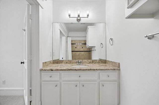 705 W 9th Street, Houston, TX 77007