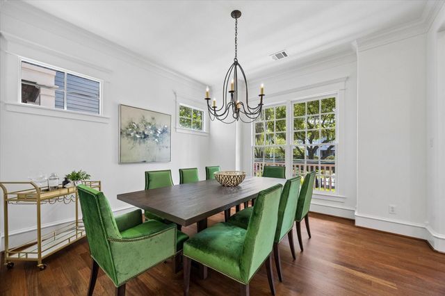 705 W 9th Street, Houston, TX 77007