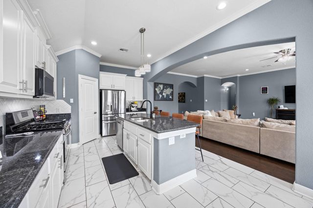 1003 Union Valley Drive, Pearland, TX 77581