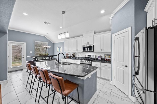 1003 Union Valley Drive, Pearland, TX 77581