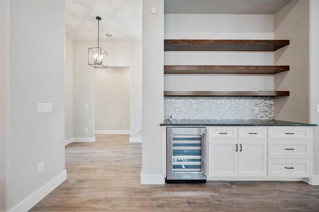 2508 Diagonal DR, Horseshoe Bay, TX 78657