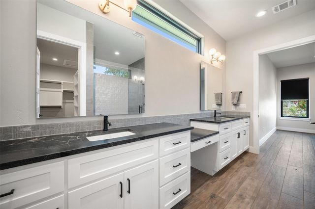 2508 Diagonal DR, Horseshoe Bay, TX 78657