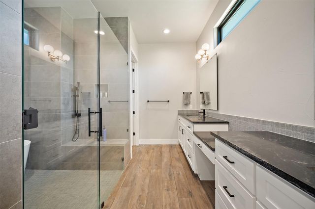 2508 Diagonal DR, Horseshoe Bay, TX 78657