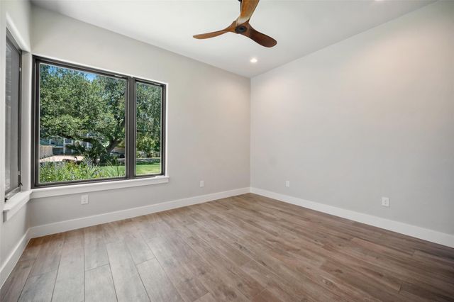 2508 Diagonal DR, Horseshoe Bay, TX 78657