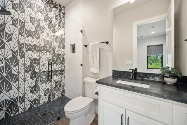 2508 Diagonal DR, Horseshoe Bay, TX 78657