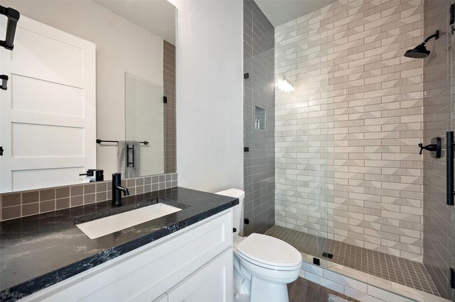 2508 Diagonal DR, Horseshoe Bay, TX 78657