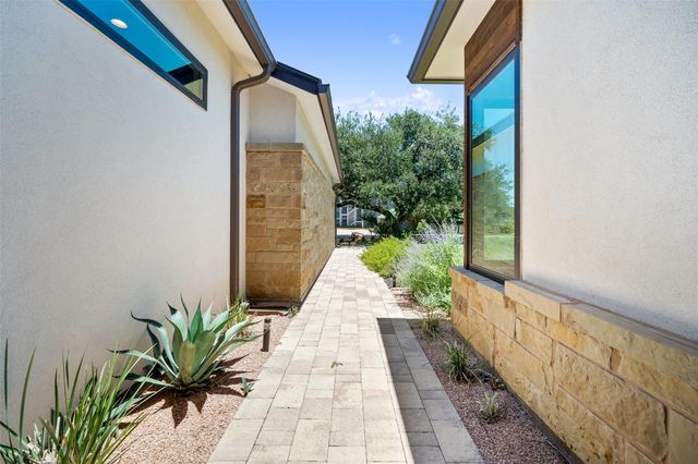 2508 Diagonal DR, Horseshoe Bay, TX 78657