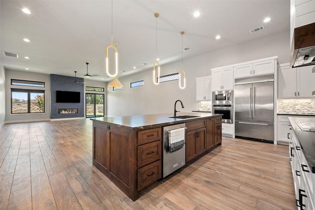 2508 Diagonal DR, Horseshoe Bay, TX 78657