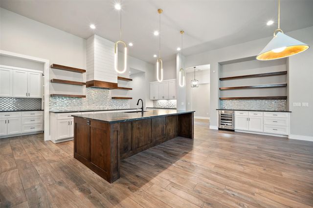 2508 Diagonal DR, Horseshoe Bay, TX 78657