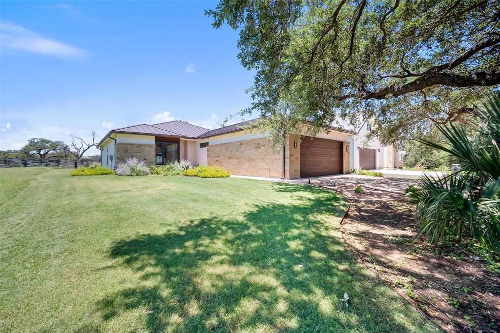 2508 Diagonal DR, Horseshoe Bay, TX 78657