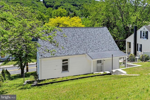 521 W COLUMBIA ST, Schuylkill Haven, PA 17972