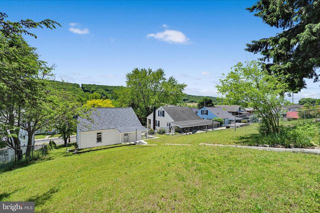 521 W COLUMBIA ST, Schuylkill Haven, PA 17972