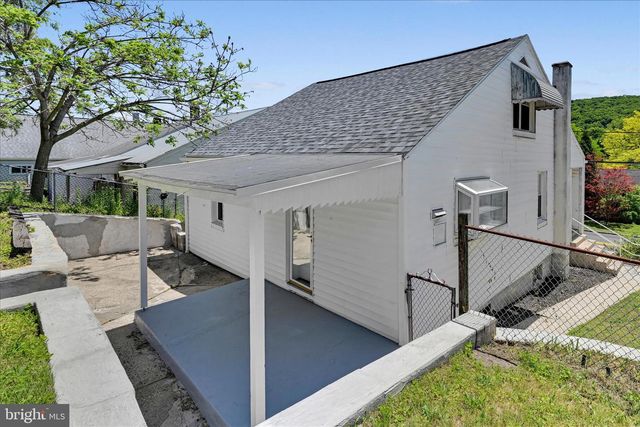521 W COLUMBIA ST, Schuylkill Haven, PA 17972