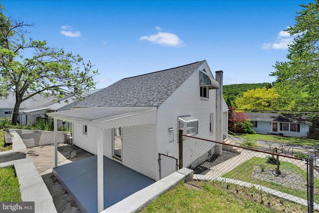 521 W COLUMBIA ST, Schuylkill Haven, PA 17972
