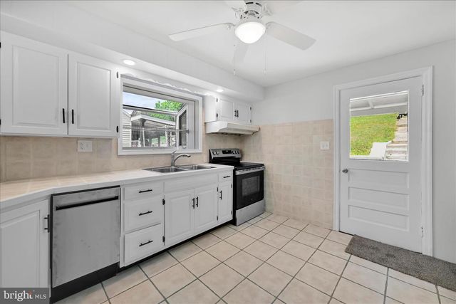 521 W COLUMBIA ST, Schuylkill Haven, PA 17972