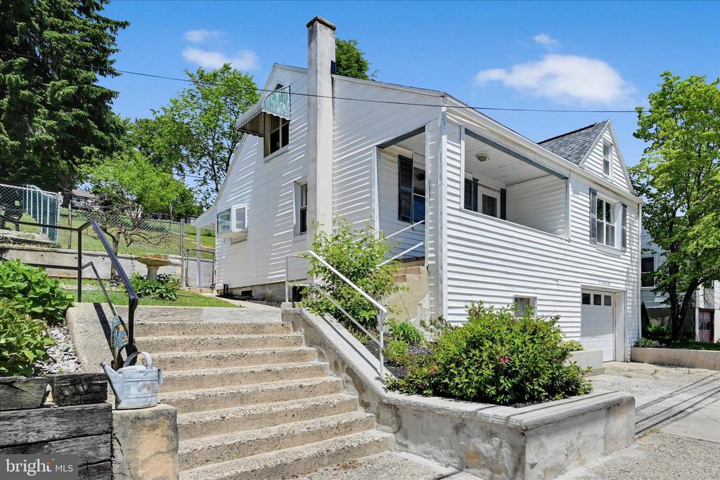 521 W COLUMBIA ST, Schuylkill Haven, PA 17972