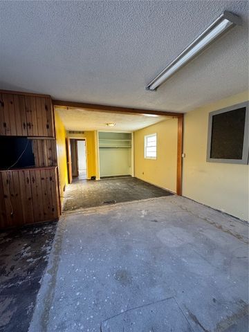 4975 Kesler Road NW, Cedar Rapids, IA 52405