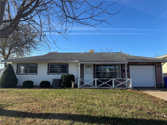 4975 Kesler Road NW, Cedar Rapids, IA 52405