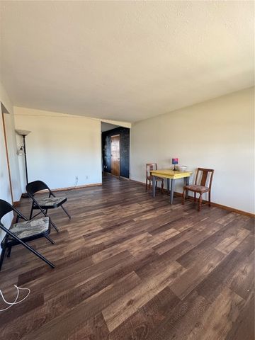 4975 Kesler Road NW, Cedar Rapids, IA 52405