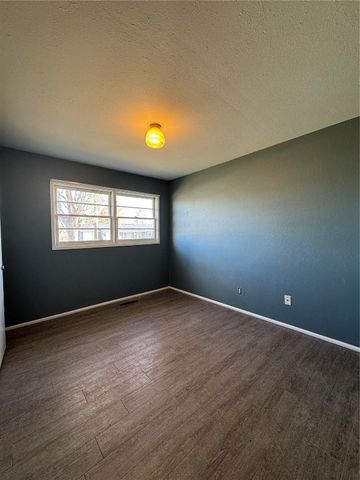 4975 Kesler Road NW, Cedar Rapids, IA 52405