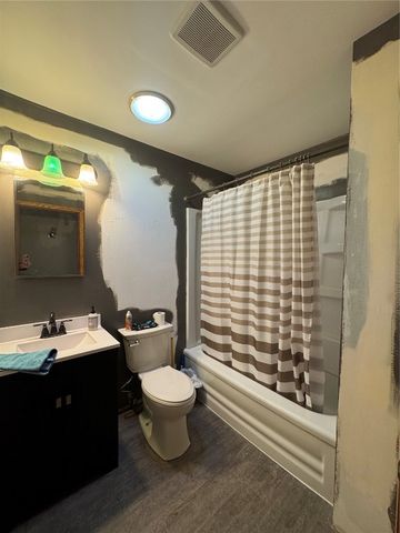 4975 Kesler Road NW, Cedar Rapids, IA 52405