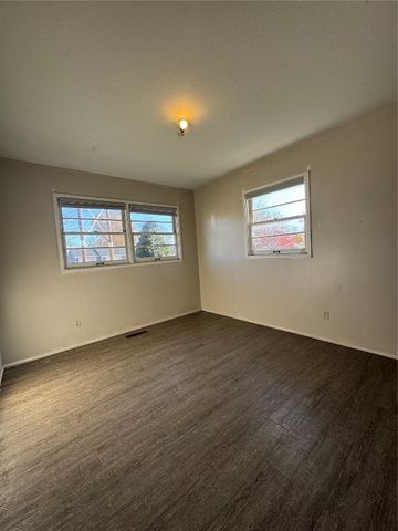 4975 Kesler Road NW, Cedar Rapids, IA 52405