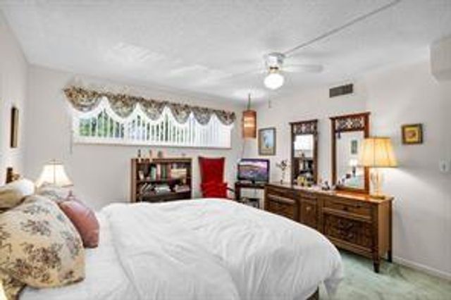 9511 N Hollybrook Lake Dr 207, Pembroke Pines, FL 33025