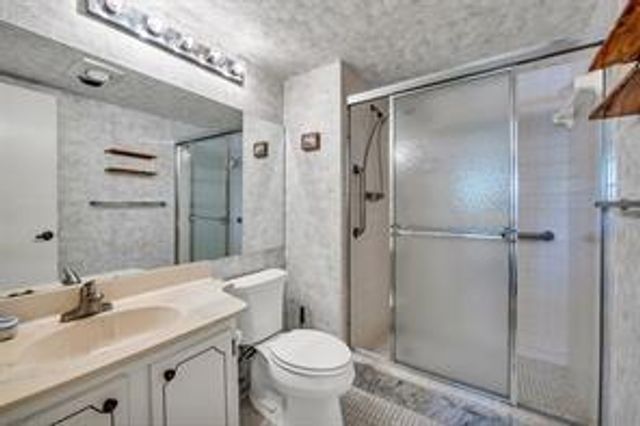 9511 N Hollybrook Lake Dr 207, Pembroke Pines, FL 33025