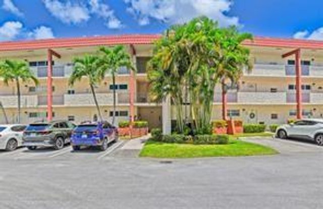 9511 N Hollybrook Lake Dr 207, Pembroke Pines, FL 33025