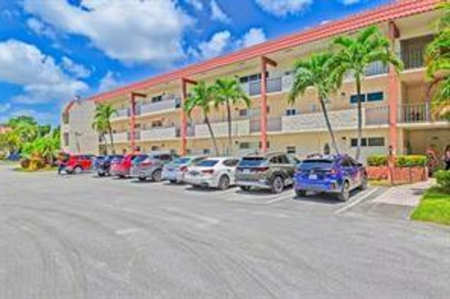9511 N Hollybrook Lake Dr 207, Pembroke Pines, FL 33025