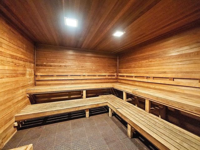 211 E Ohio Street 307, Chicago, IL 60611