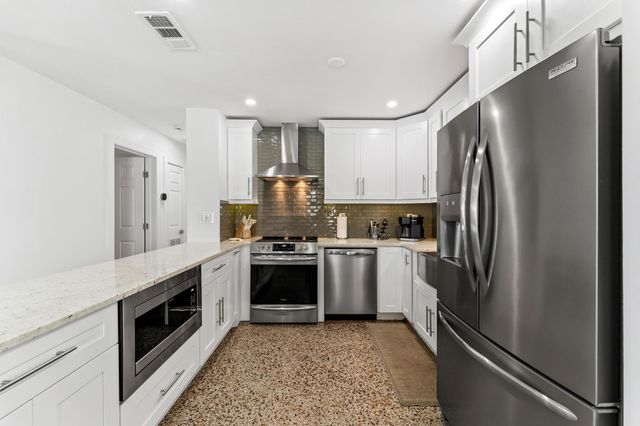 6411 Lake Avenue, West Palm Beach, FL 33405