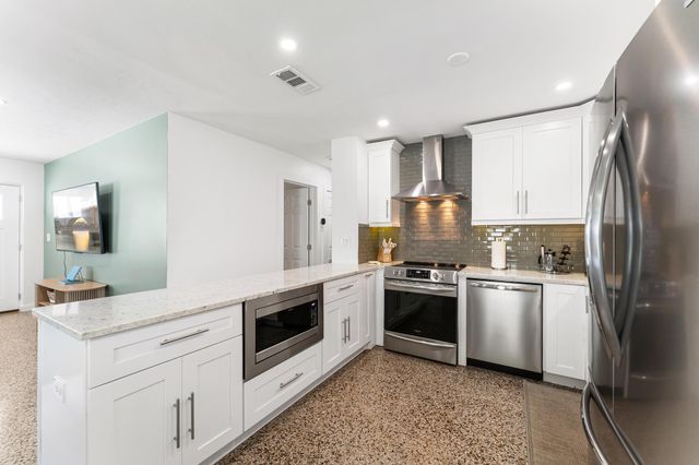 6411 Lake Avenue, West Palm Beach, FL 33405