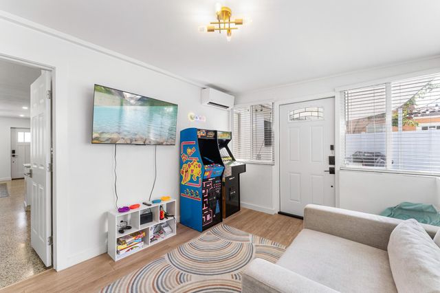 6411 Lake Avenue, West Palm Beach, FL 33405