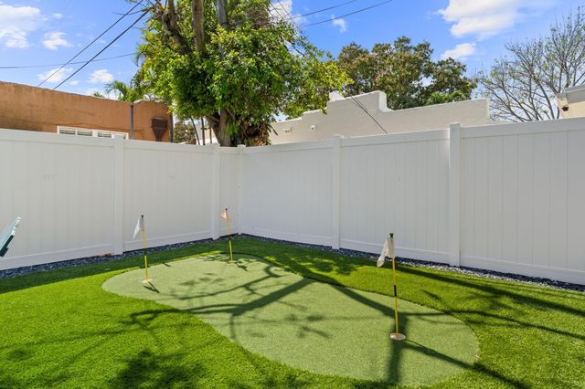 6411 Lake Avenue, West Palm Beach, FL 33405