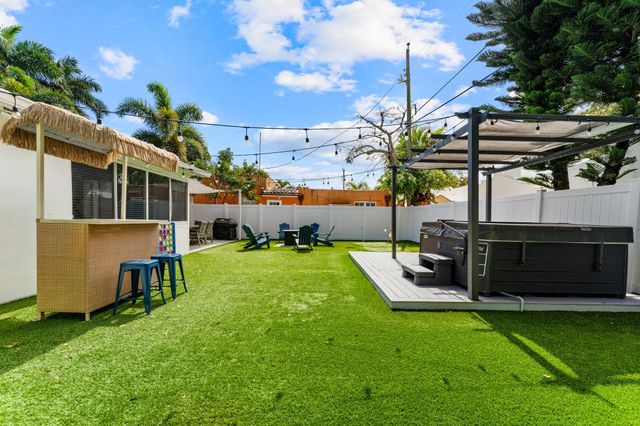 6411 Lake Avenue, West Palm Beach, FL 33405