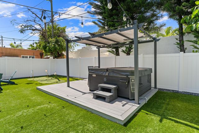 6411 Lake Avenue, West Palm Beach, FL 33405