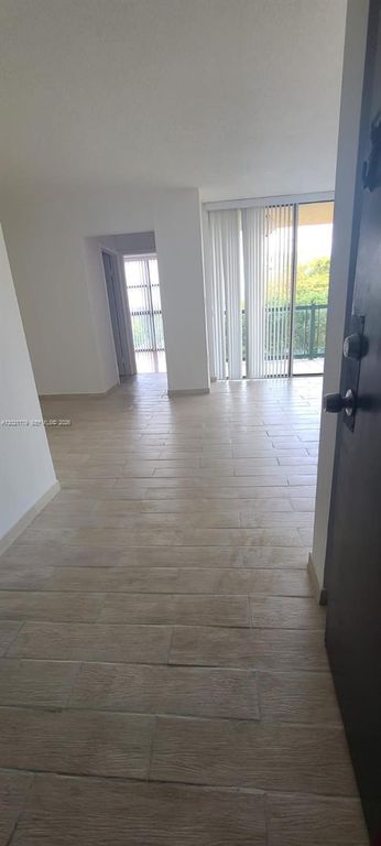 11800 SW 18th St 409-4, Miami, FL 33175