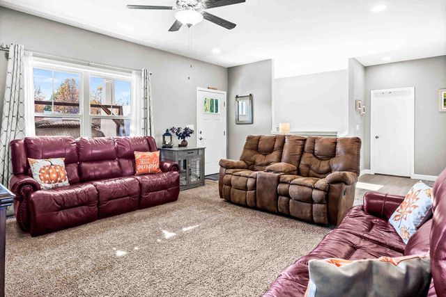 3103 Fox Creek Road, Bloomington, IL 61705