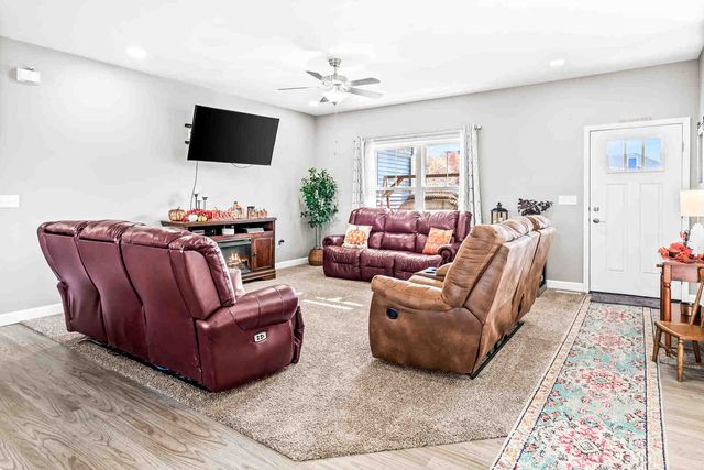 3103 Fox Creek Road, Bloomington, IL 61705