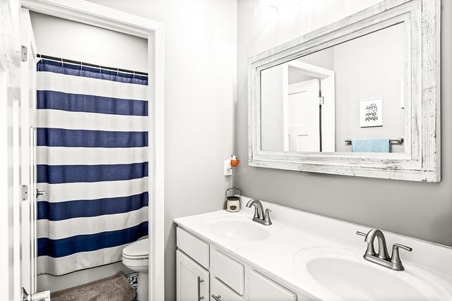 3103 Fox Creek Road, Bloomington, IL 61705