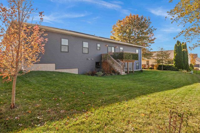 3103 Fox Creek Road, Bloomington, IL 61705