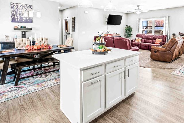 3103 Fox Creek Road, Bloomington, IL 61705