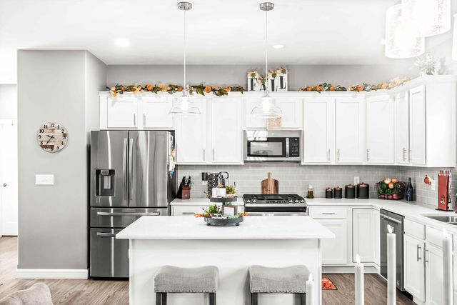 3103 Fox Creek Road, Bloomington, IL 61705