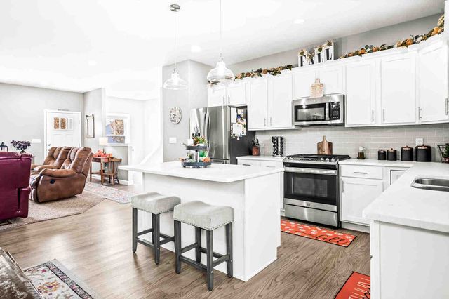 3103 Fox Creek Road, Bloomington, IL 61705