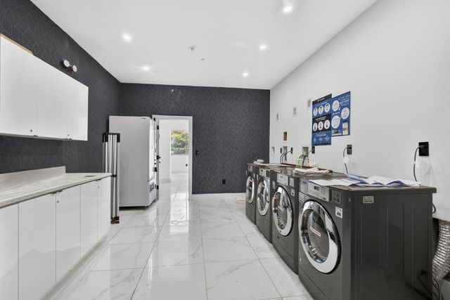 2032 N Dixie Highway 6, West Palm Beach, FL 33407