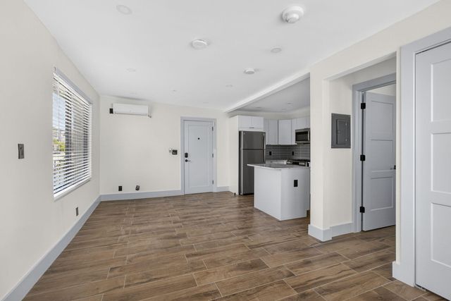 2032 N Dixie Highway 6, West Palm Beach, FL 33407